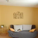 بيت ضيافة Gaestezimmer / Weingut Peter Wachenheim an der Weinstraße