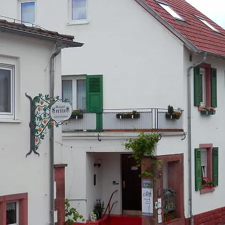 Gaestezimmer / Weingut Peter 3*