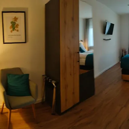 Gasthof Gästezimmer / Weingut Peter 3*