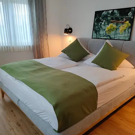 Gästezimmer / Weingut Peter Gasthof Wachenheim an der Weinstraße