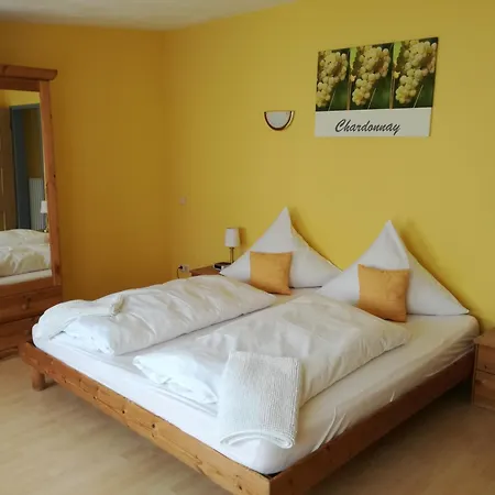 Gästezimmer / Weingut Peter Wachenheim an der Weinstraße