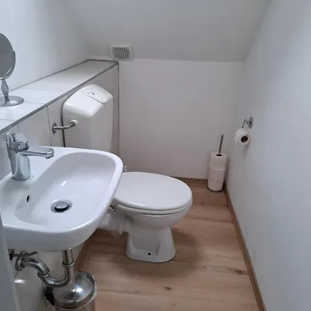 Gaestezimmer / Weingut Peter Guest house 3*