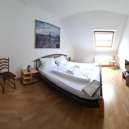 Gästezimmer / Weingut Peter Gasthof Wachenheim an der Weinstraße