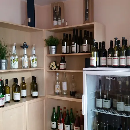 Gaestezimmer / Weingut Peter Guest house 3*