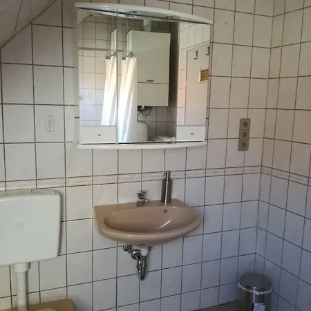 Gaestezimmer / Weingut Peter Вахенхайм-ан-дер-Вайнштрасе
