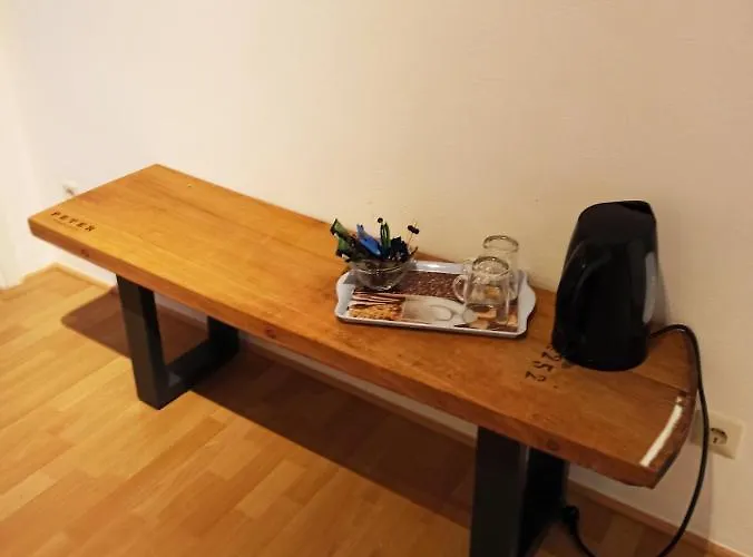 Gaestezimmer / Weingut Peter Guest house 3*