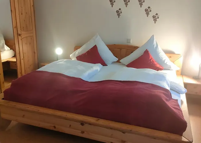 Gaestezimmer / Weingut Peter Guest house