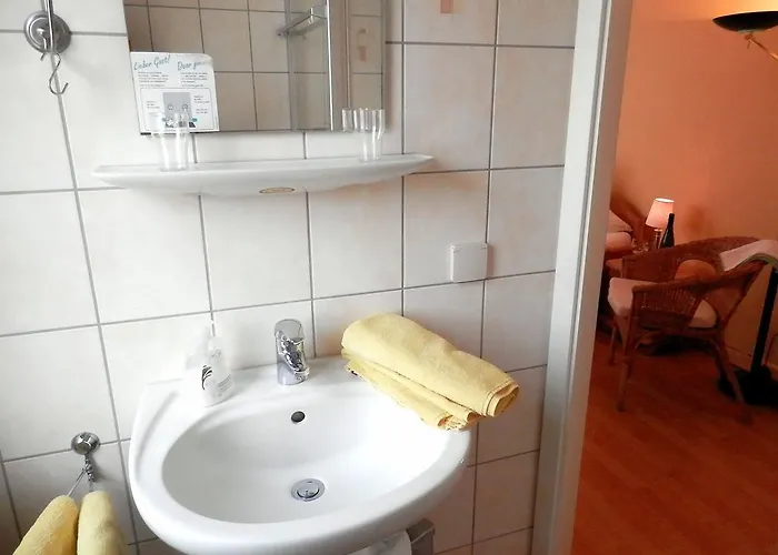 Gaestezimmer / Weingut Peter