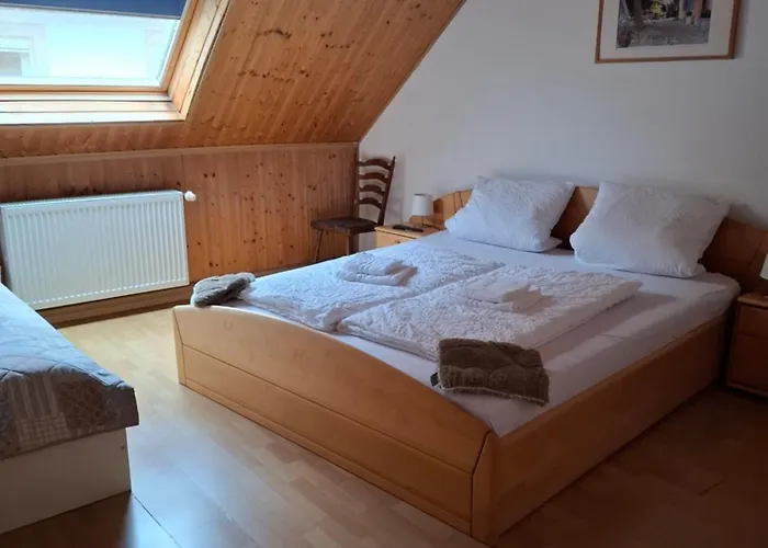 Gaestezimmer / Weingut Peter