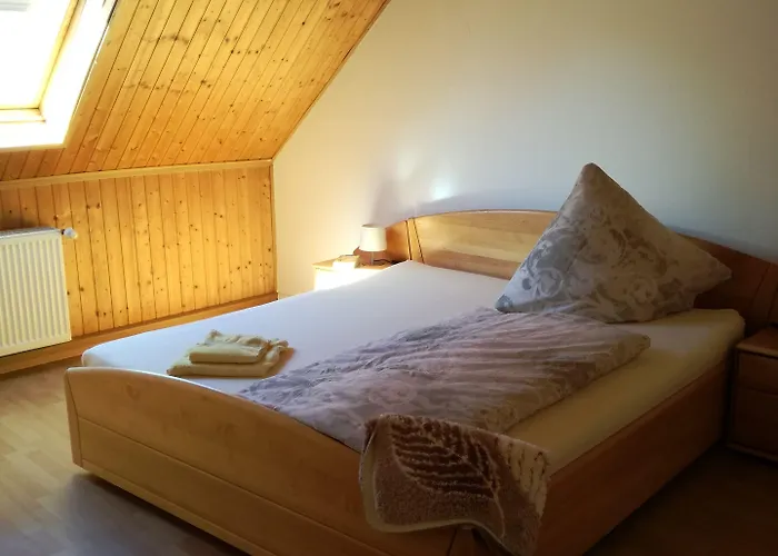 Gaestezimmer / Weingut Peter 3*