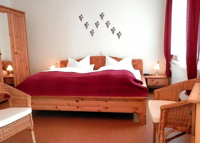 Gaestezimmer / Weingut Peter Guest house