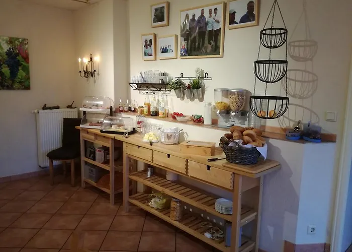 Gaestezimmer / Weingut Peter 3* Wachenheim an der Weinstrasse